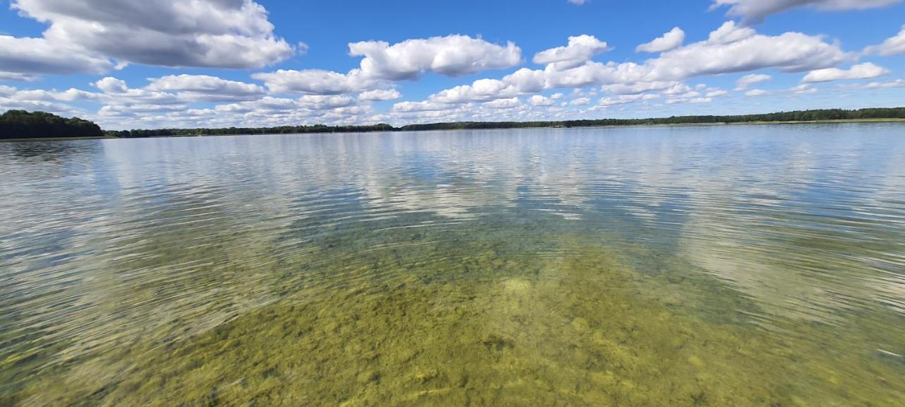 Domek Mazurski Caloroczny Nad Jeziorem Z Jacuzzi Spa Pasym Kültér fotó